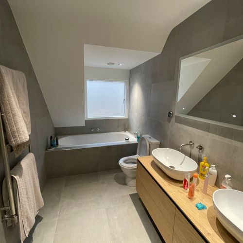 Bathroom fitting